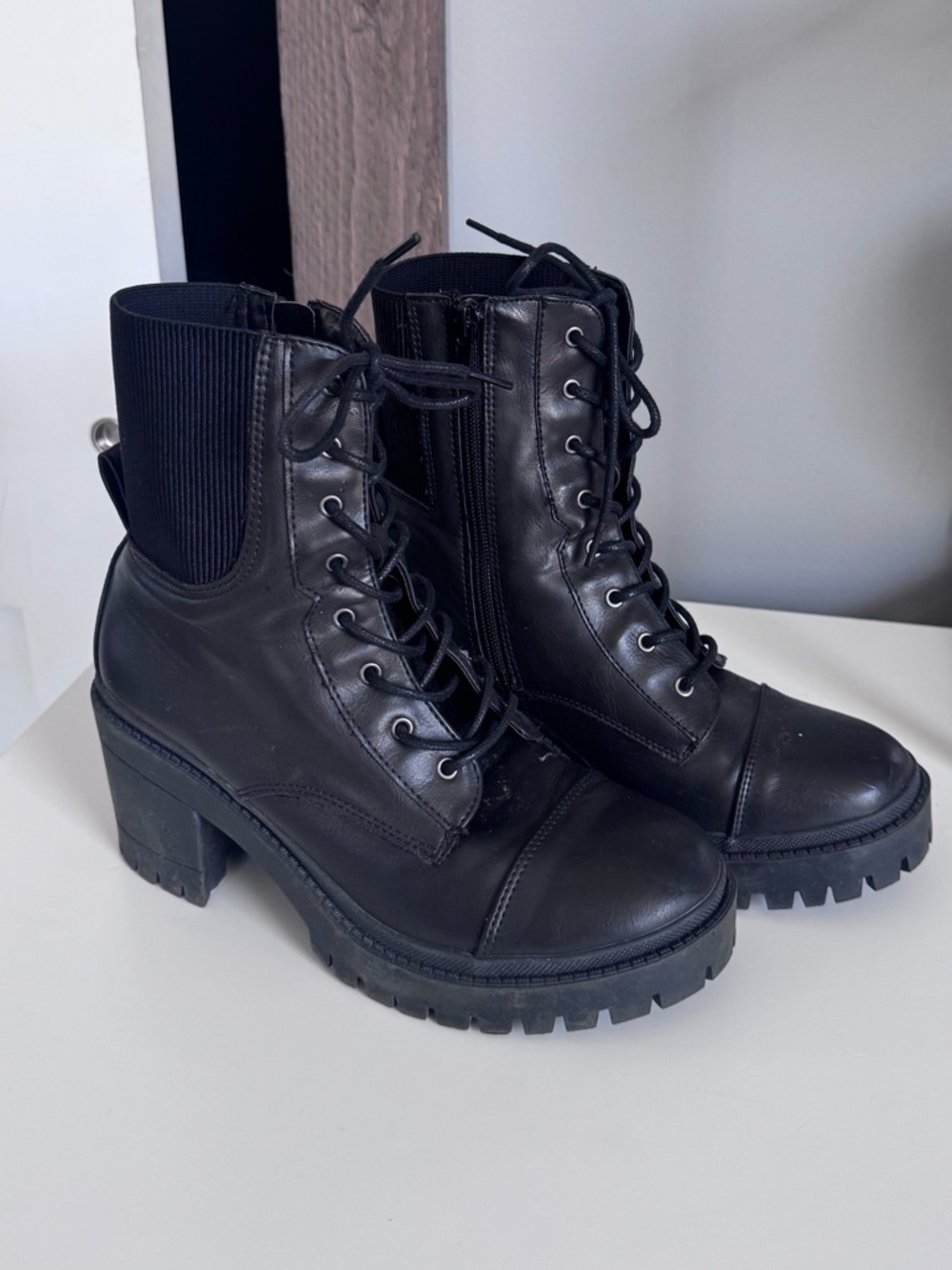 Combat boots